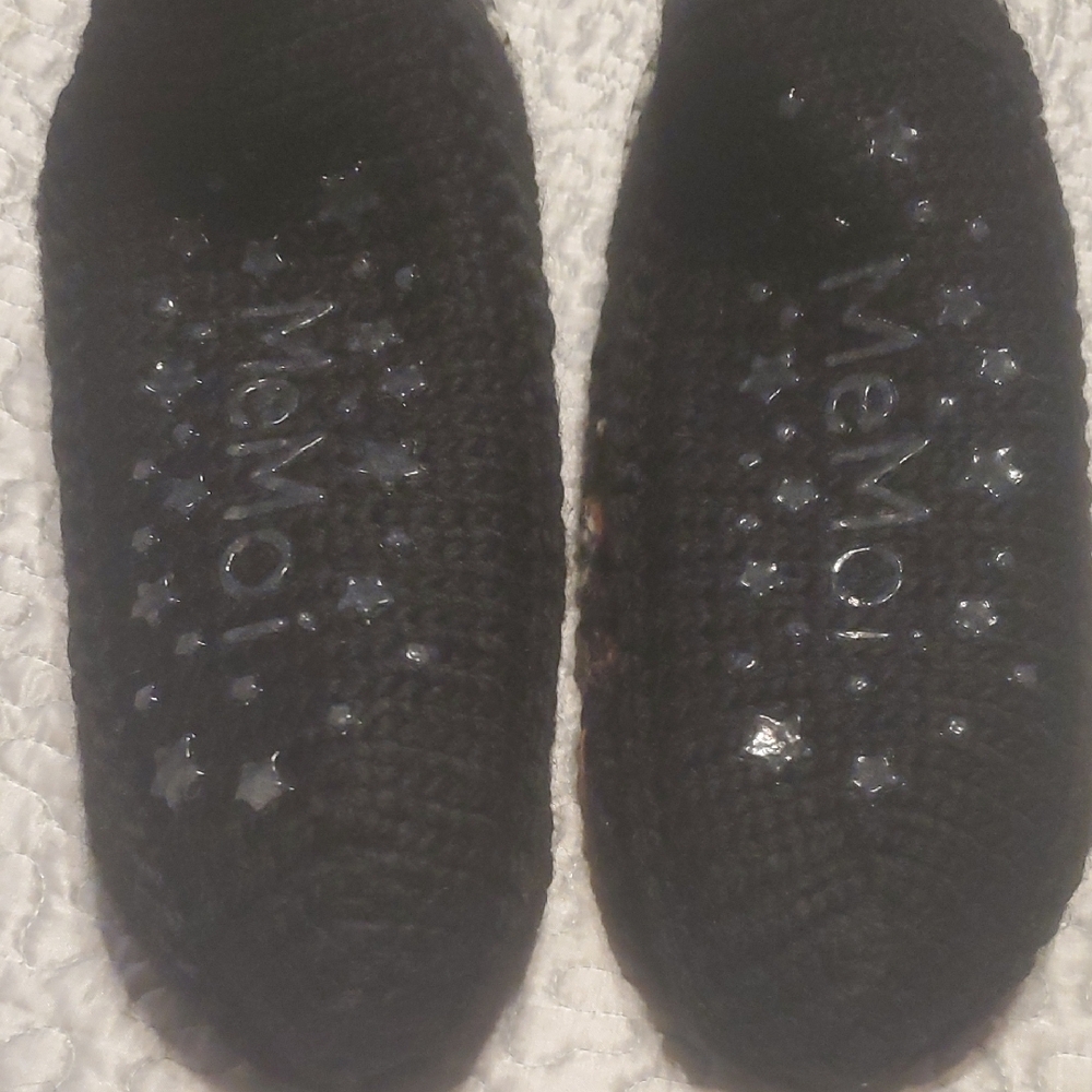 Cozy Black and White Knit Mittens - Picture 3 of 9
